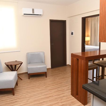 Taos Apart Hotel Santa Cruz de La Sierra Esterno foto