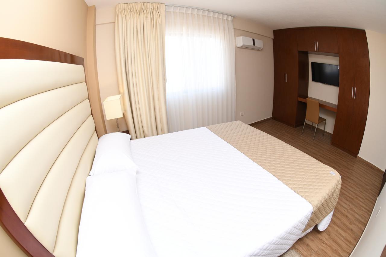 Taos Apart Hotel Santa Cruz de La Sierra Esterno foto